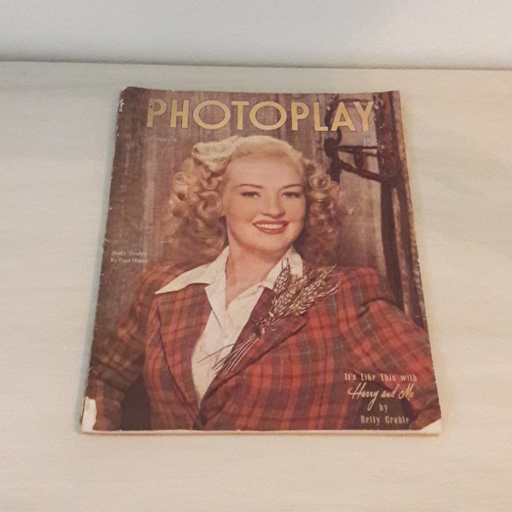Vintage  Photoplay Magazine Nov. 1946